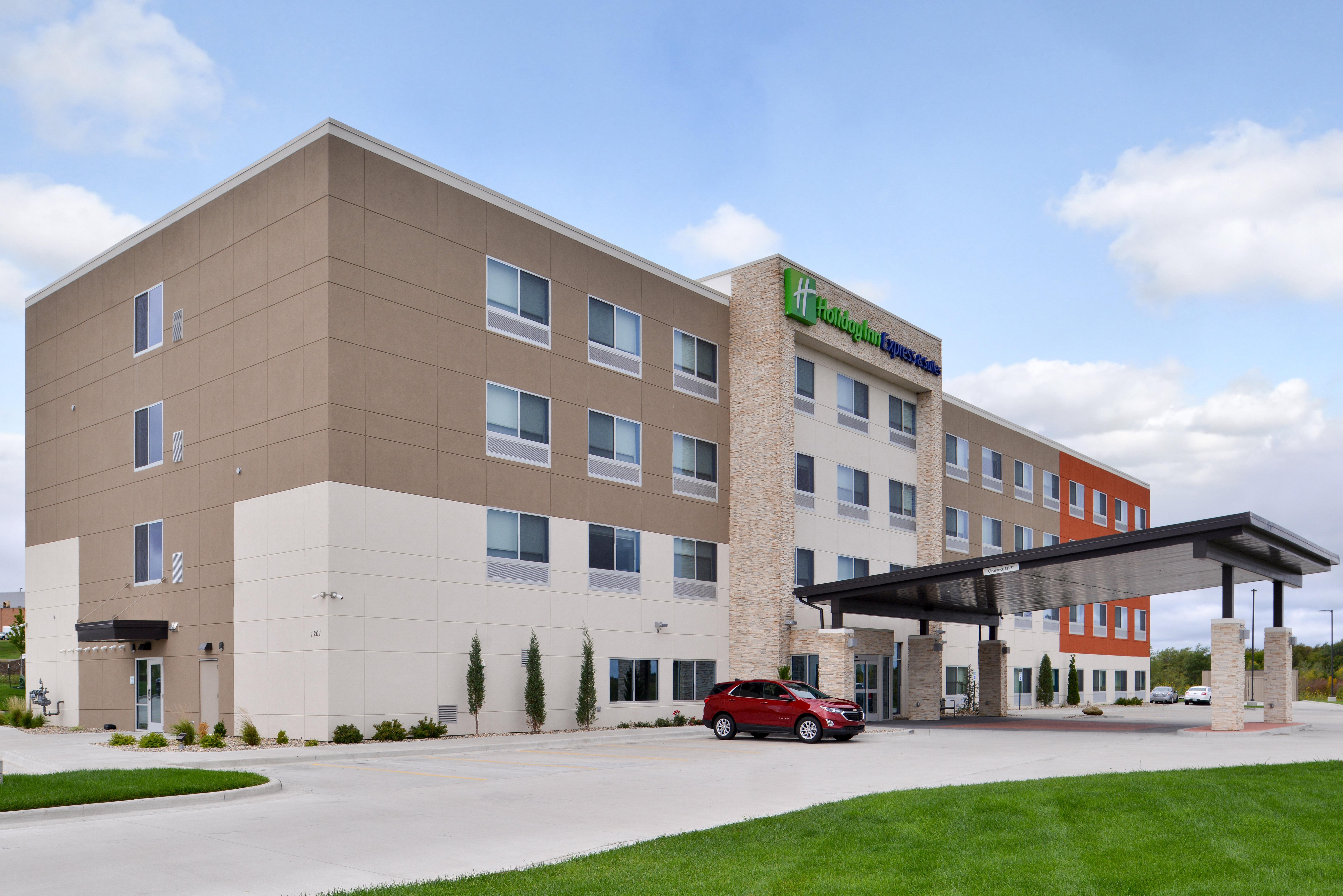 Holiday Inn Express & Suites - Kansas City - Lee'S Summit By Ihg Kültér fotó